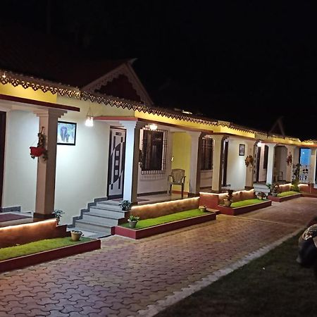 Viswamurti Resorts Chālsa Buitenkant foto